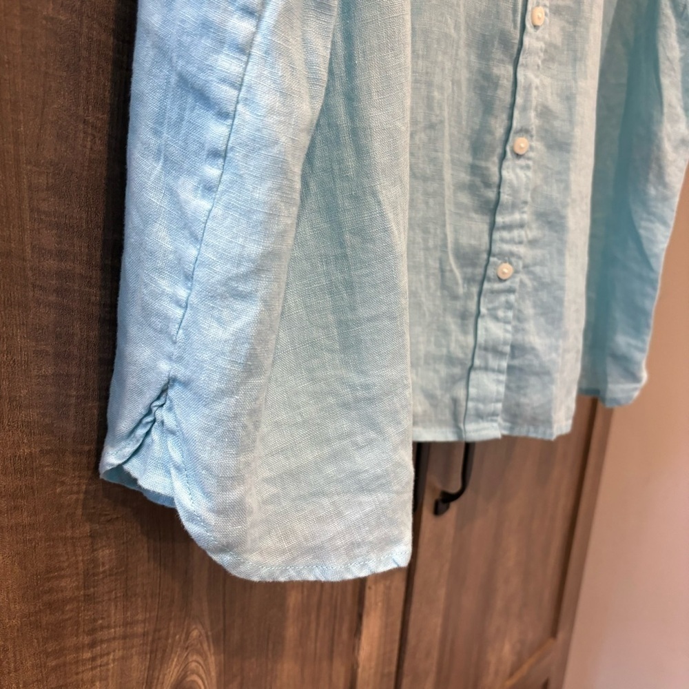 NWOT Light Blue Women's Button-Up Shirt - Picture 6 of 10